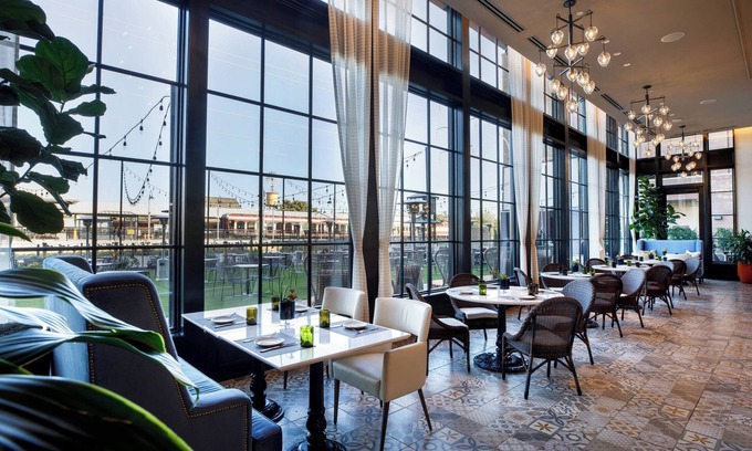 Historic Downtown Grapevine Hotel | Hotel Vin, Autograph Collection