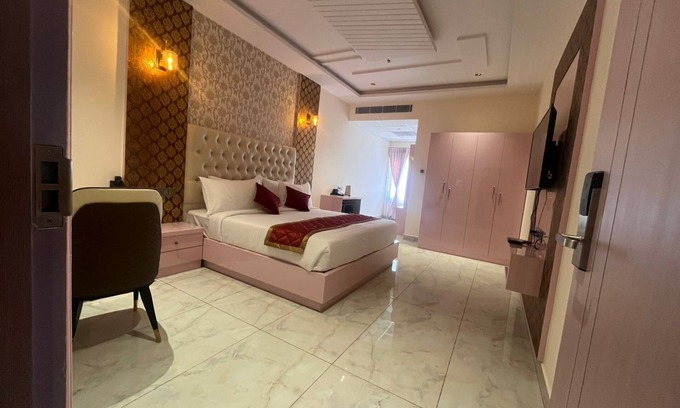 Nandigunda Hotel | Hotel Yathin - Mysore