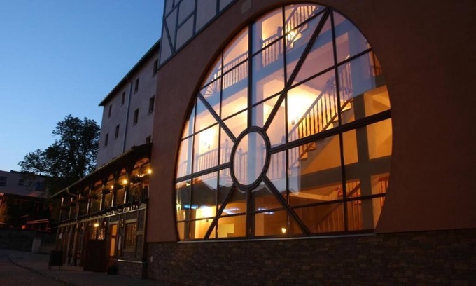 Krapkowice Hotel | Hotel Zamkowy Młyn