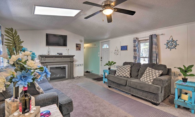 Prudenville House | Houghton Lake Area Home w/Fire Pit & Yard!