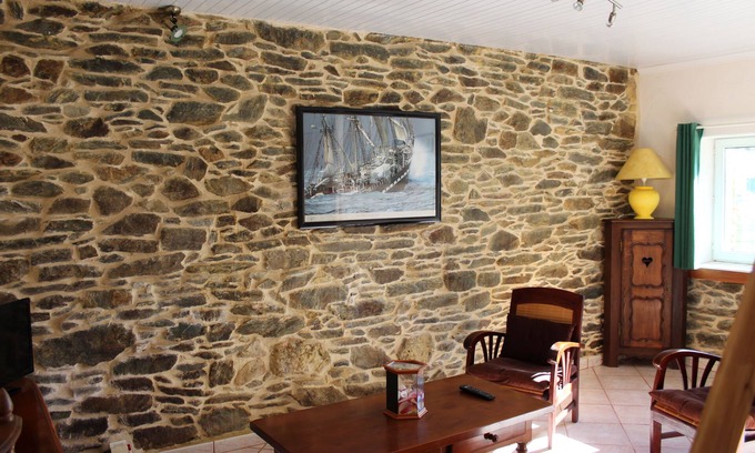 Plomodiern Cottage | House 2 people with sea view 600 meters from the beaches