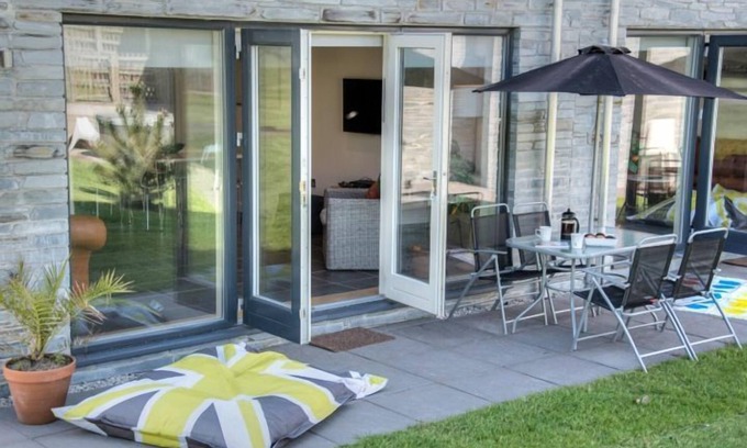 Talland Cottage | House 8 - sleeps 8 guests in 4 bedrooms