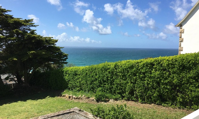 Pentrez House | House facing the sea