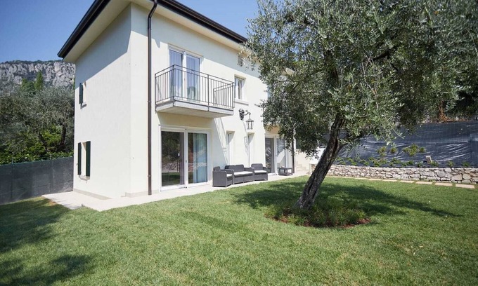 Corno Apartment | HOUSE FIRST FLOOR LAKE VIEW