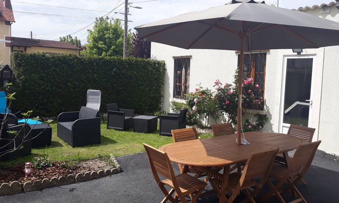 Les Cites House | House, garden, barbecue and bicycle classified 3*.