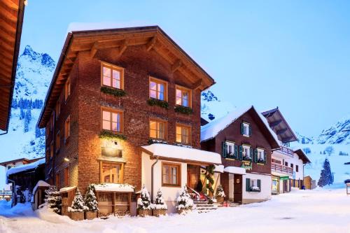Stueben Ski Chalet | House Hannes Schneider Stuben