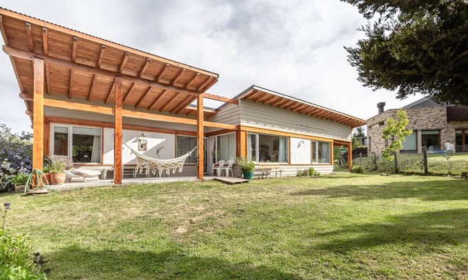 San Carlos de Bariloche Ski Chalet | House in private neighborhood in Bariloche