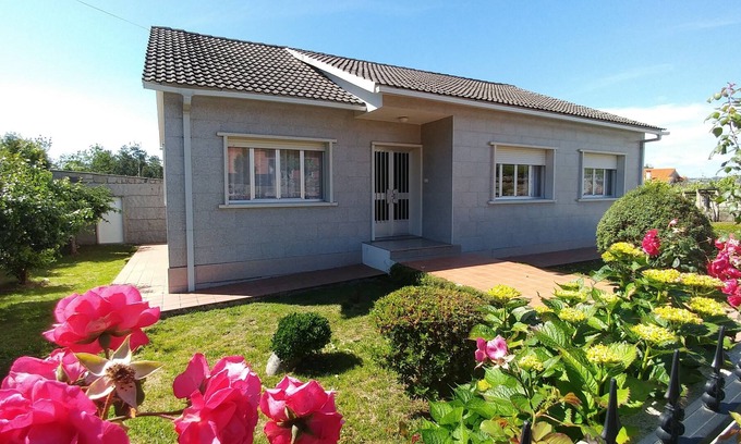 Cambados Villa | House in a nature reserve, quiet and good communication