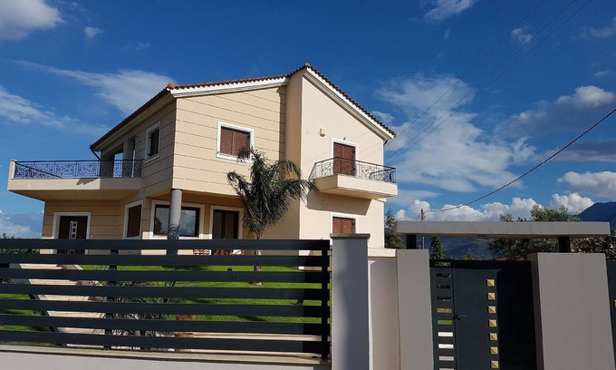 Aigialeia House | House in Egio with Private Parking and Mountain View