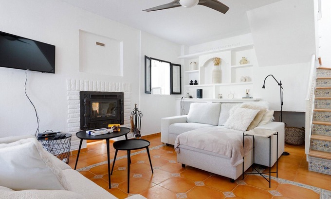 Urbanizacion Costabella House | House in Marbella near the Beach