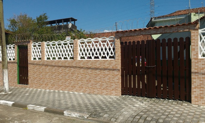 Vila Anhanguera House | House in Mongaguá Beach