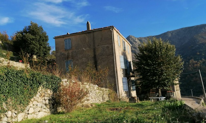 Cristinacce House | House in the heart of the mountain and also close to the sea
