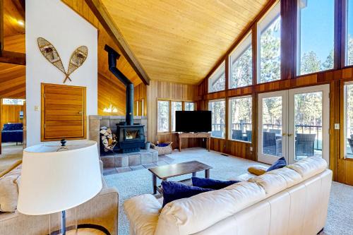 Black Butte Ranch House | House of Bear