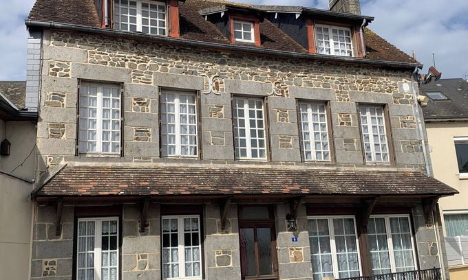 Briouze House | HOUSE OF CHARACTER in NORMANDY 4 BEDROOMS 9 persons