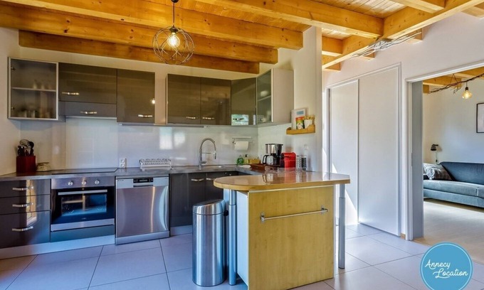 Lathuile House | House of Chevilly - close to the lake