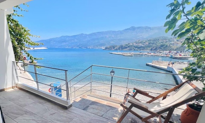 Evdilos House | House of light