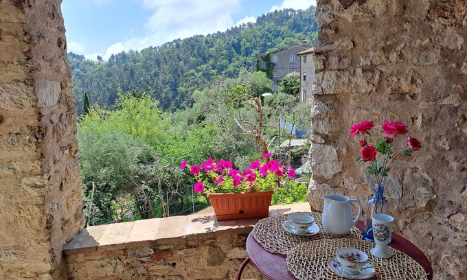 Villabuona House | House on hillside with garden. Relaxation near Lucca and the sea. Pets allowed