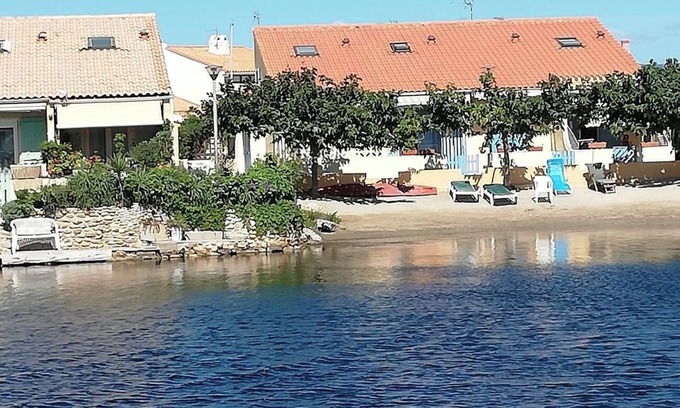 Le Barcares House | House on the edge of a marine pond close to the beach