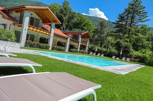 Mergozzo Apartment | House & Pool