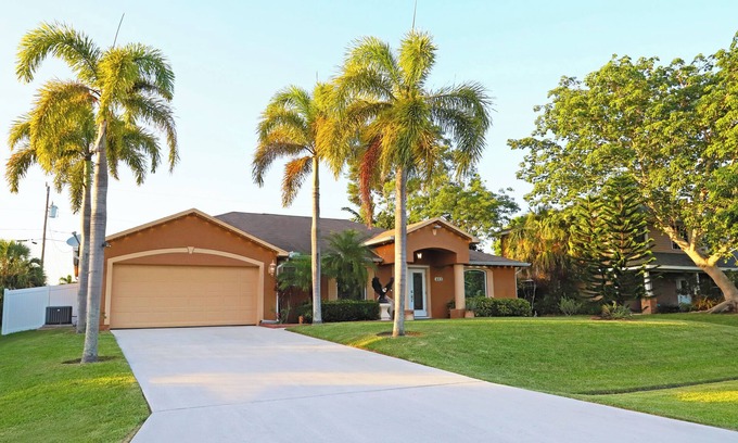 Port Saint Lucie House | House Port St. Lucie Near Beaches 10 min to TRADITION. Hurricane Impact Windows