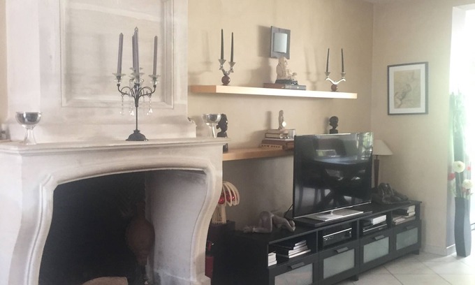 Montrouge House | House Porte d'Orléans 7 bedrooms, 3 bathrooms 4 bedrooms and garden.