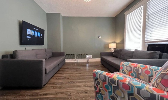 Clifton House | House w/10 Beds, Sleeps 16+ free Driveway Parking