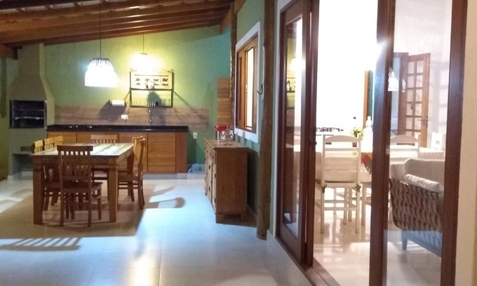 Pereque House | House with 2 bedrooms and 2 bathrooms, on a large plot of land close to the beach