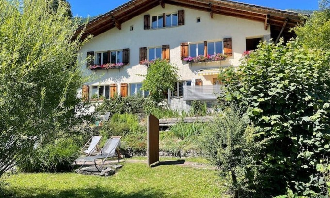 Brienz Apartment | House with beautiful lake view, garden and pool