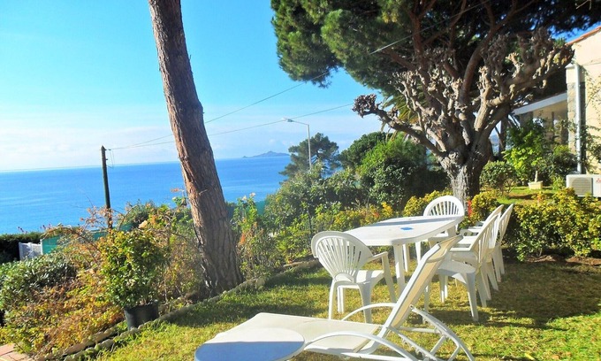Ajaccio House | House with garden beach Scudo