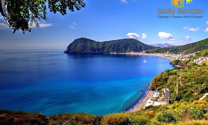 Lipari House | House with panoramic sea views of the Aeolian islands