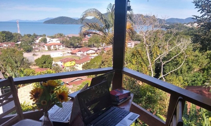 Praia da Enseada House | House with panoramic sea views ideal for home office or beach holidays