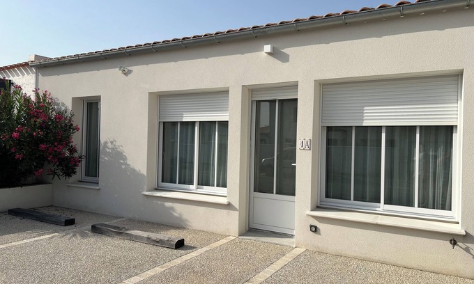 Puilboreau House | House with parking, 5 minutes from downtown!