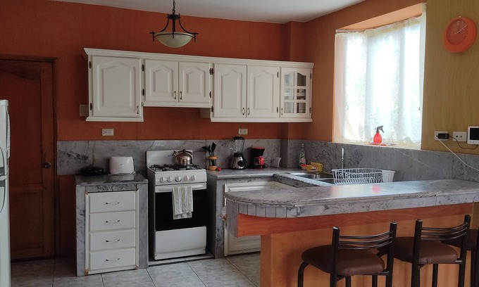 Manta House | House with pool and grill 4 minutes from the sea.