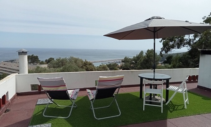 Sesimbra Cottage | House with sea and castle views