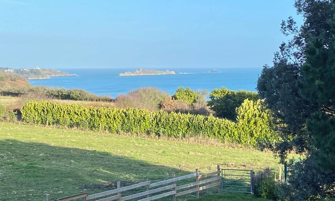 Ille-et-Vilaine House | House with sea view