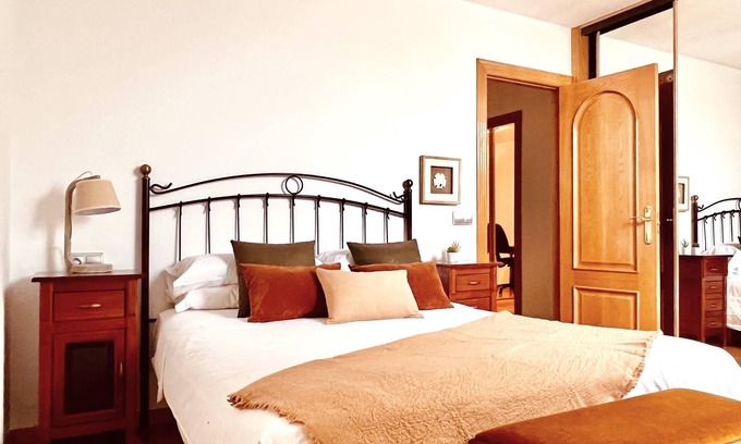 Leon Apartment | Housingleon - new duplex with garage 500 meters from the historic center