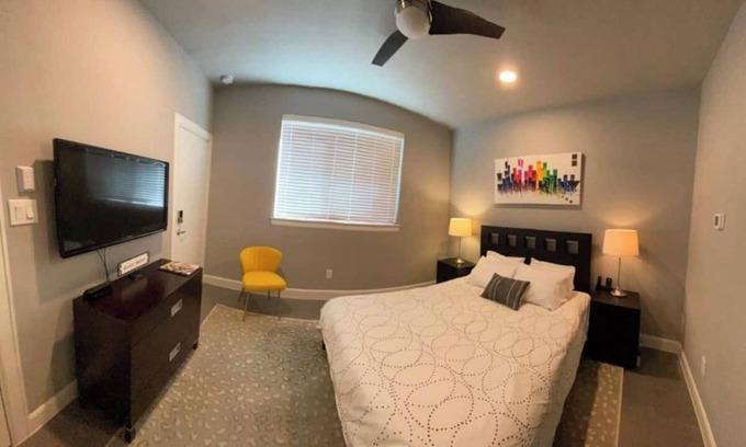 East Downtown Houston House | Houston Private Suite Located East Downtown