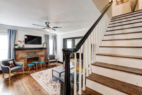 Lincoln Terrace Apartment | Howes Capitol I - Sleek & stylish walk to OU Med