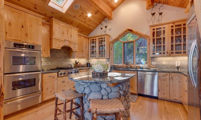 Ridgewood House | Huckleberry Haven by Tahoe Getaways - Luxury Lake View 4BR in North Lake with Private Hot Tub