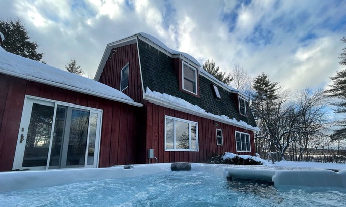 Morrisville House | Hudson's Haus: 20 min to Stowe Mountain w/fireplace, hot tub, entertainment room