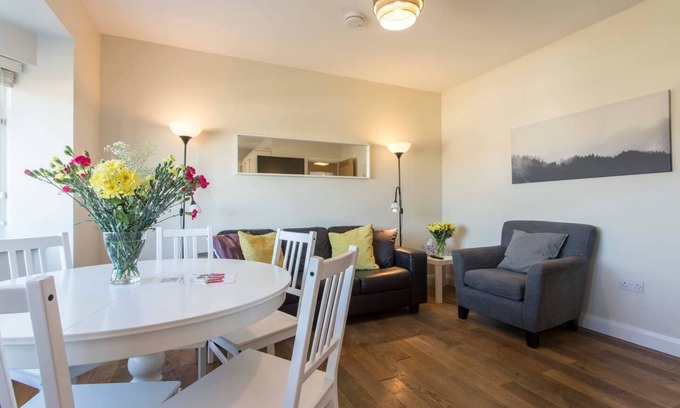 Dundrum Apartment | Huge 5-bedroom Family Home in Dublin Suburbs w/Parking