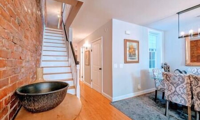 Near Northeast House | HUGE 6BR Capital Hill Townhouse Ready for YOU