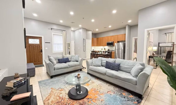 North Bergen Apartment | Huge apartment near NYC+Parking!