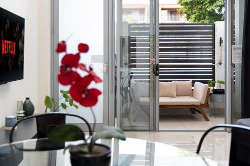 Wooloowin House | Huge Family Townhouse 3 bathrooms 5km to City