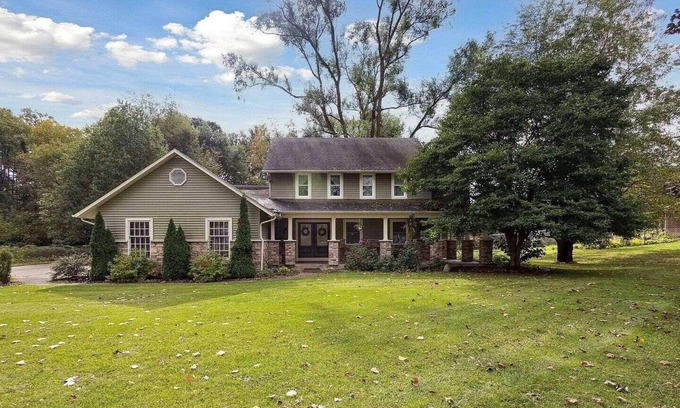 South Bend House | Huge Home and Yard Perfect For Groups & Families!