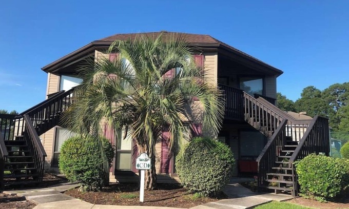 Surfside Beach Apartment | Hummingbird Nest on Tree Top |Free State Park Pass Included!