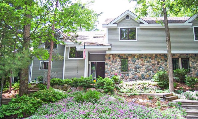 Maple City House | Hunnypot Pines