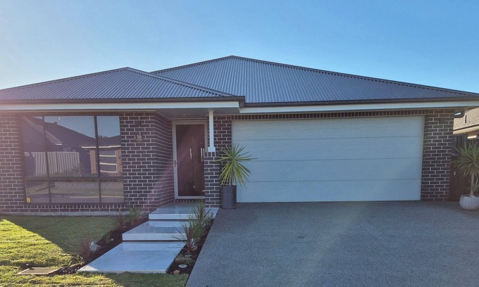 Bellbird House | Hunter Valley escape- 5 mins to the local wine region and 10 mins to centre.