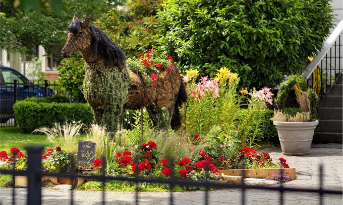 Inner Harbour Hotel | Huntingdon Hotel and Suites