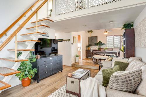 Huntington Beach Apartment | Huntington Beach Condo, Walk to Harbour and Beaches!